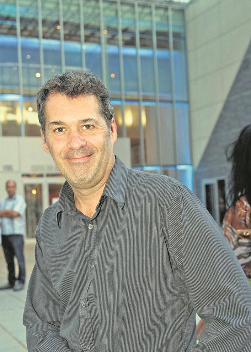 La première expérience des Rendez-vous amoureux à Saint-Hyacinthe avait été assez concluante l’an dernier pour y revenir. « Le public a été très réceptif. À Saint-Hyacinthe, il y a beaucoup de gens qui aiment le théâtre », affirme Martin Lavigne, qui choisit soigneusement ses acteurs et leurs extraits à chaque représentation. Photo Robert Gosselin | Le Courrier ©