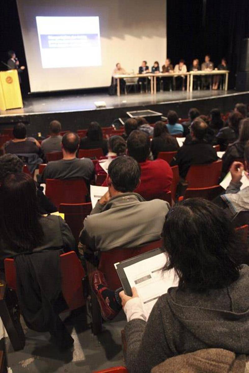 La réorganisation des écoles primaires des secteurs Saint-Joseph et La Providence a pris son envol avec l'assemblée publique d'information, le 18 octobre. La Commission scolaire de Saint-Hyacinthe a alors décrit comment les écoles Roméo-Forbes, Maurice-Jodoin et Saint-Charles-Garnier ainsi que le Centre de formation des Maskoutains pourraient être touchés par les différents scénarios étudiés. Rappelons que les écoles Roméo-Forbes et Maurice-Jodoin manqueront de salle de classe pour accueillir le