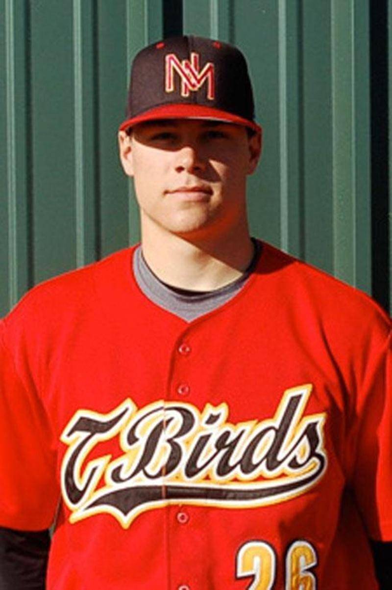 Le Maskoutain Emmanuel Forcier fait sa place dans les ligues collégiales aux États-Unis. L'ancien des Guerriers de Granby dans la Ligue Junior Élite AA joue présentement pour les Golden Eagles de Glen Falls dans la Perfect Game Collegiate Baseball League, une ligue d'été réunissant des joueurs de différents collèges américains. Le voltigeur a donné la victoire à son équipe le 13 juillet en claquant un coup de circuit en 10 e manche face aux Mohawks d'Amsterdam. Il compte actuellement le deuxième