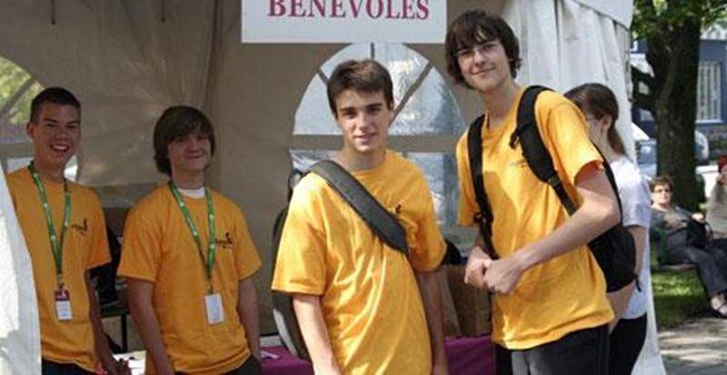 L’événement annuel au cours duquel on célèbre la richesse et la diversité des trésors du terroir fête ses 10 ans cette année! La réussite d’une telle fête serait impossible sans le dévouement et l’implication de nombreux bénévoles. Vous avez envie de donner un coup de main les 20, 21 ou 22 septembre? Quels sont vos intérêts? Quelles sont vos aptitudes? Nous trouverons un poste à votre image! Contactez notre organisation dès maintenant en composant le 450 778-8499 ou écrivez-nous au rvpapilles@vi