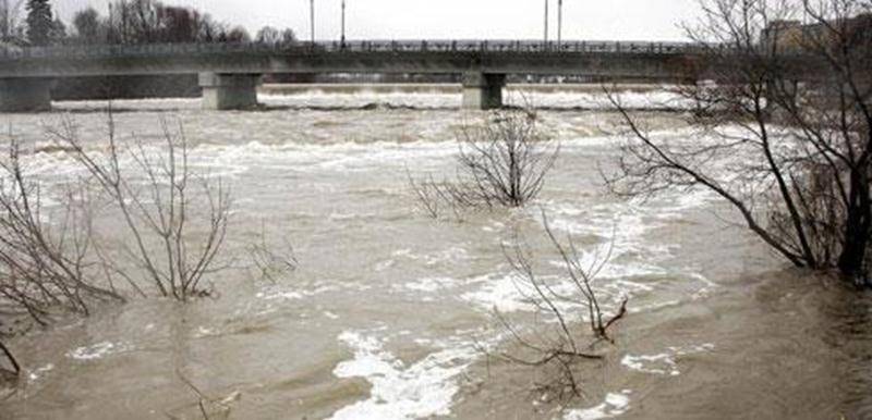 Malgré la hausse du niveau de la rivière Yamaska au cours des dernières semaines, avec la fonte des glaces et les précipitations reçues, Saint-Hyacinthe « s'en tire bien » côté inondation, rapporte Joëlle Jetté, chef de la division relation publique. Seulement cinq maisons, situées dans une zone rurale du quartier Sainte-Rosalie (coin montée Cadorette et chemin du Rapide-Plat) et se trouvant au même niveau que la rivière, auraient été inondées selon Mme Jetté. Leur positionnement géographique le