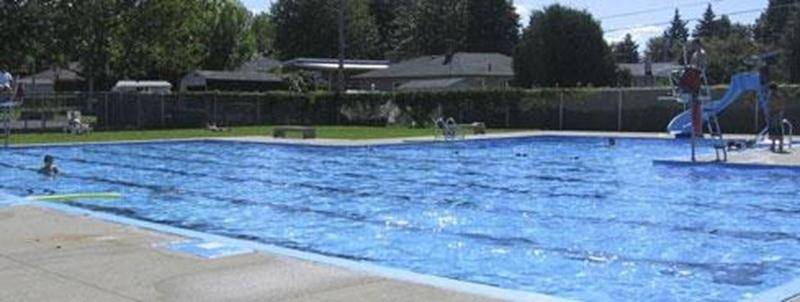La Ville de Saint-Hyacinthe confie à la Corporation aquatique maskoutaine la gestion des 8 piscines municipales, 4 pataugeoires et 5 jeux d’eau de son territoire. Les plans d’eau ouvrent habituellement à la mi-juin; exceptionnellement cette année, les jeux d’eau sont en fonction depuis le 3 mai et la piscine du quartier Douville est fermée en raison de la construction du nouveau Centre communautaire. Heures d'ouverture : les 15 et 16 juin de 13 h à 17 h 55, du 17 au 21 juin de 15 h 30 à 17 h 55,
