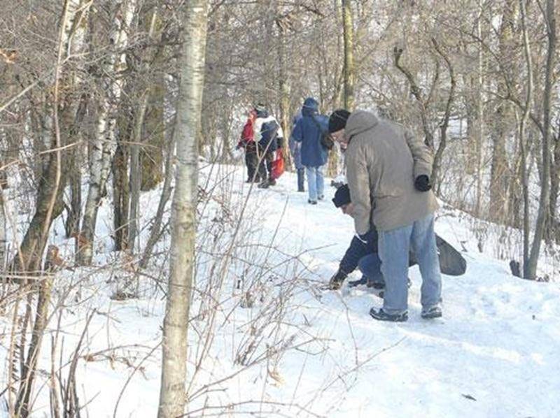 Observations hivernales : Qui laisse ces traces dans la neige? Quel oiseau a fait ce nid? Qu'est-ce que ces fruits séchés? Ces indices de vie permettent d'identifier quelques habitants du boisé. C’est aussi une bonne occasion pour observer les oiseaux résidents, ils sont si beaux dans la neige! Apportez vos caméras et retrouvez votre nature même en hiver! Le dimanche 10 février, dès 9 heures, avec Jacques Kirouac, animateur reconnu pour sa passion des sciences et à l'origine de Science pour tous