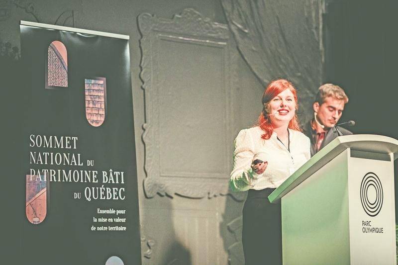 Émilie Vézina-Doré, directrice générale d’Action patrimoine, au cours d’une présentation qu’elle a faite le 1er novembre au Sommet national du patrimoine bâti du Québec, tenu au Parc olympique de Montréal. Photo courtoisie d’Action patrimoine