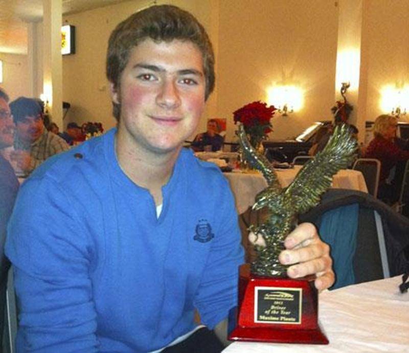 Le pilote maskoutain, Maxime Plante, évoluant en série Revstar, n'est peut-être âgé que de 15 ans, mais il remporte des prix tel un vétéran. Dans le cadre du banquet annuel, à Hershey en Pennsylvanie, du fabricant des voitures STR utilisées par les pilotes, Maxime Plante a reçu le plus grand honneur de la soirée, le trophée de l'Aigle Américain remis au Pilote de l'année. La surprise a été totale pour le jeune homme et sa famille. Ce titre lui revient notamment grâce à ses performances époustouf