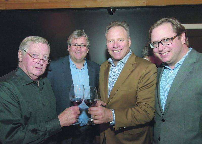 Les choristes de Francis Cabrel en pleine répétition : Léon Gosselin, Martin Lesage, Jacques Sylvestre Jr et Benoit Chartier.