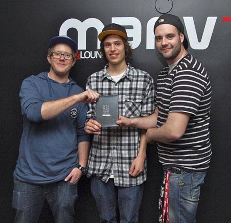 Le Maskoutain Jérémy Boivin, âgé de 18 ans, a réalisé son premier film de skateboard <em>Beer Zez and Boyzez</em>, en collaboration avec Jonathan Ménard, propriétaire de la boutique Escapade Boardshop. Le lancement a eu lieu le vendredi 13 avril au Marv'n Lounge où le film a été présenté par le propriétaire, Laurence Beaupré. Plus de 350 personnes étaient sur place. Le film est disponible dès maintenant à l'Escapade Boardshop, situé dans le complexe M, en bordure de l'autoroute 20.