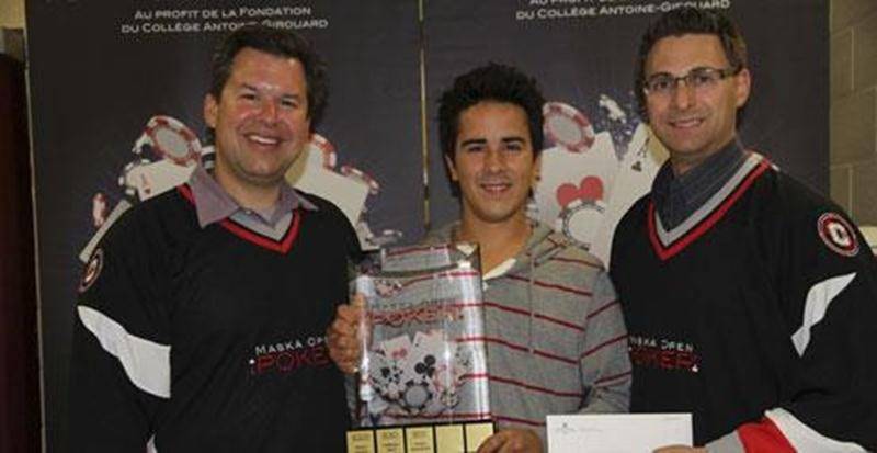 La 4<sup>e</sup> édition du tournoi de poker le Maska Open de la Fondation du Collège Antoine-Girouard a permis d’amasser plus de 5 000 $. Sur la photo on aperçoit, de gauche à droite, Bernard Nantel, organisateur de l’activité; Dominic Lussier, grand gagnant de l’édition 2012; et Patrick Lagacé, président de la Fondation. La Fondation remercie tous les partenaires et participants et invite la population à l’automne 2013 pour la 5<sup>e</sup> édition du Maska Open.