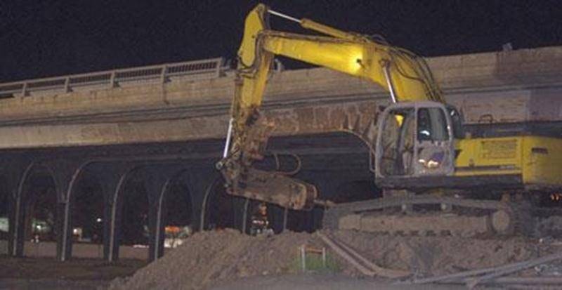 La partie ouest du viaduc Laframboise a été démolie au cours de la nuit du 20 au 21 mai par les équipes du ministère des Transports du Québec (MTQ). Les travaux ont respecté l'échéancier prévu et la circulation a repris son cours normal très tôt mercredi matin. Jusqu'à la reconstruction de la partie ouest, deux voies de circulation vers le nord et une voie vers le sud permettront aux automobilistes d'emprunter le pont. La même opération aura lieu pour le côté est du viaduc dès le printemps 2015,