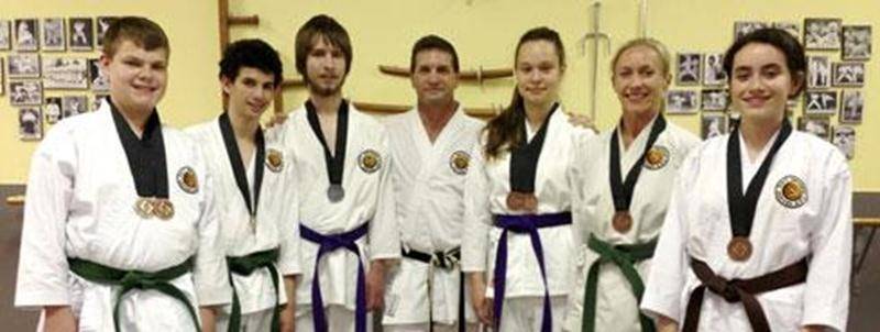 Quelques karatékas du Centre des Arts Martiaux Guy Brodeur sont revenus avec deux médailles au cou de l'Open de Montréal. Milan Matovic (12-13 ans, ceinture verte et bleue + 70 kg) ainsi qu'Aleksandra Matovic (14-15 ans, ceinture bleue et mauve + 60 kg) ont récolté le bronze tant en combat qu'en kata. Massinissa Mahiou a terminé au 2 e rang en kata et au premier rang en combat chez les garçons ceinture verte, bleue et mauve - 50 kg, alors que Gabriel Landry s'est illustré avec le bronze en kata