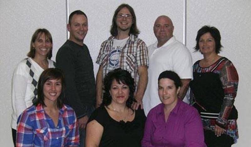 Voici les citoyens qui ont accepté de s’impliquer pour l’année 2012 : assises de gauche à droite, Audrey Savoie, administratrice; Colette Houle, présidente et Isabelle Pelletier, trésorière. Debout, dans le même ordre : Marie-Josée Tremblay, secrétaire; Dominique Gingras, directeur; Dany Bernard, administrateur; Éric Deslauriers, vice-président et Nathalie Lasnier, directrice. Absents de la photo : André Hémond, administrateur; Sylvain Savoie, conseiller municipal et Nicole Champagne, coordonnat