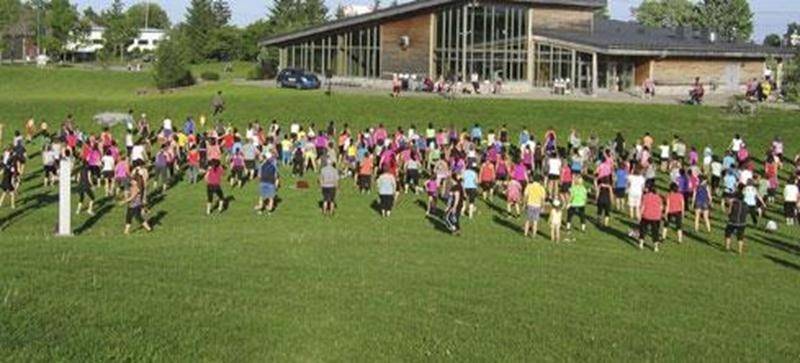 Il reste encore deux séances gratuites si vous désirez vous initier au zumba : les 14 et 16 juillet (si pluie, reprise le 17 juillet) au parc Les Salines de 18 h 30 à 19 h 30. L’activité s’adresse à toute la famille. En cas de doute sur la température, vous pouvez joindre le Service des loisirs au 450 778-8333 ou le parc Les Salines au 450 768-5082.