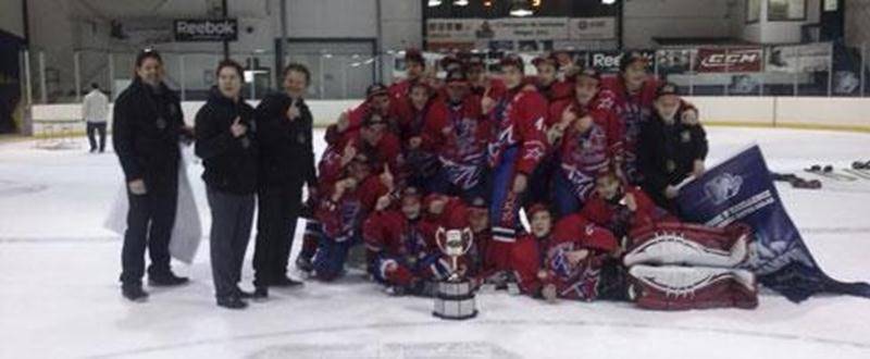 Les Gaulois du Collège Antoine-Girouard de catégorie bantam AA ont triomphé au tournoi de Gatineau, en remportant leurs cinq parties disputées. Une performance notable puisqu'ils n'avaient jamais gagné en saison régulière contre trois des cinq équipes battues. Quelques joueurs des Gaulois ont reçu des honneurs au terme du tournoi, dont Raphaël Robert, sacré joueur le plus utile du tournoi. Vincent Dubuc et Alexandre Carle ont pour leur part obtenu le titre de meilleur duo de gardien de but du to