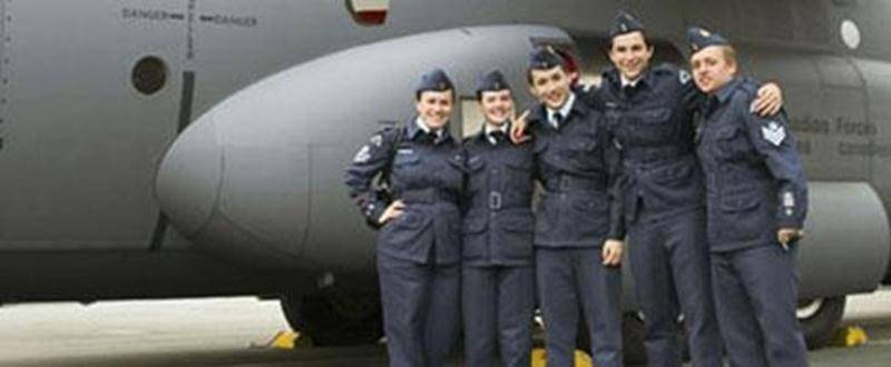 L’Escadron 953 Saint-Hyacinthe est présentement en recrutement. Si vous avez entre 12 et 18 ans et voulez vivre des expériences de vie enrichissantes, venez nous rencontrer! Les cadets de l’air offrent tout à fait gratuitement des activités telles que : vol de planeur, tir, fanfare, sports, compétition, survie en forêt, camps d’été rémunérés et différentes activités variées tout au long de l’année. Inscription gratuite tous les mercredis, de 18 h 30 à 21 h 15, au 2155, boul. Laframboise. Infos :