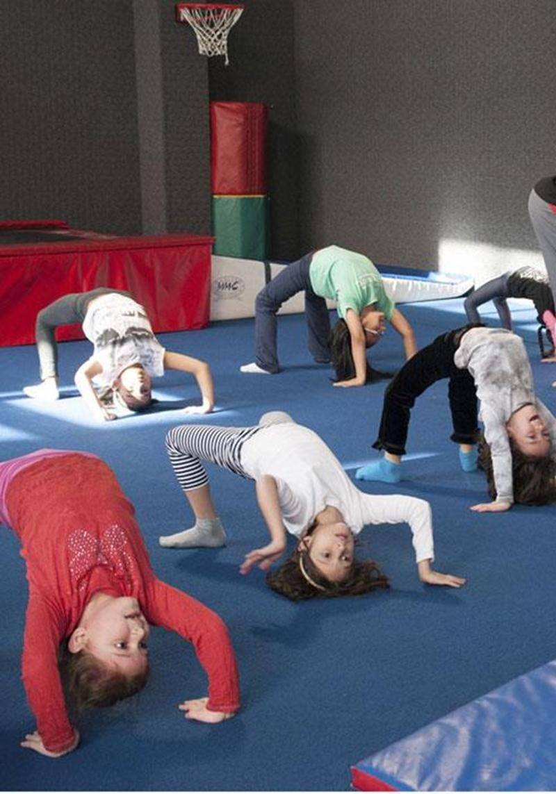 Le Club Gymnaska Voltigeurs offre la possibilité aux jeunes de faire de la gymnastique en avant-midi et d’aller à la piscine en après-midi. Coût 25 $ pour la journée et possibilité de service de garde de 7 h 30 à 9 h et de 16 h à 17 h 30 au coût de 5 $. Inscription jusqu’au 27 mars en ligne au <a href=