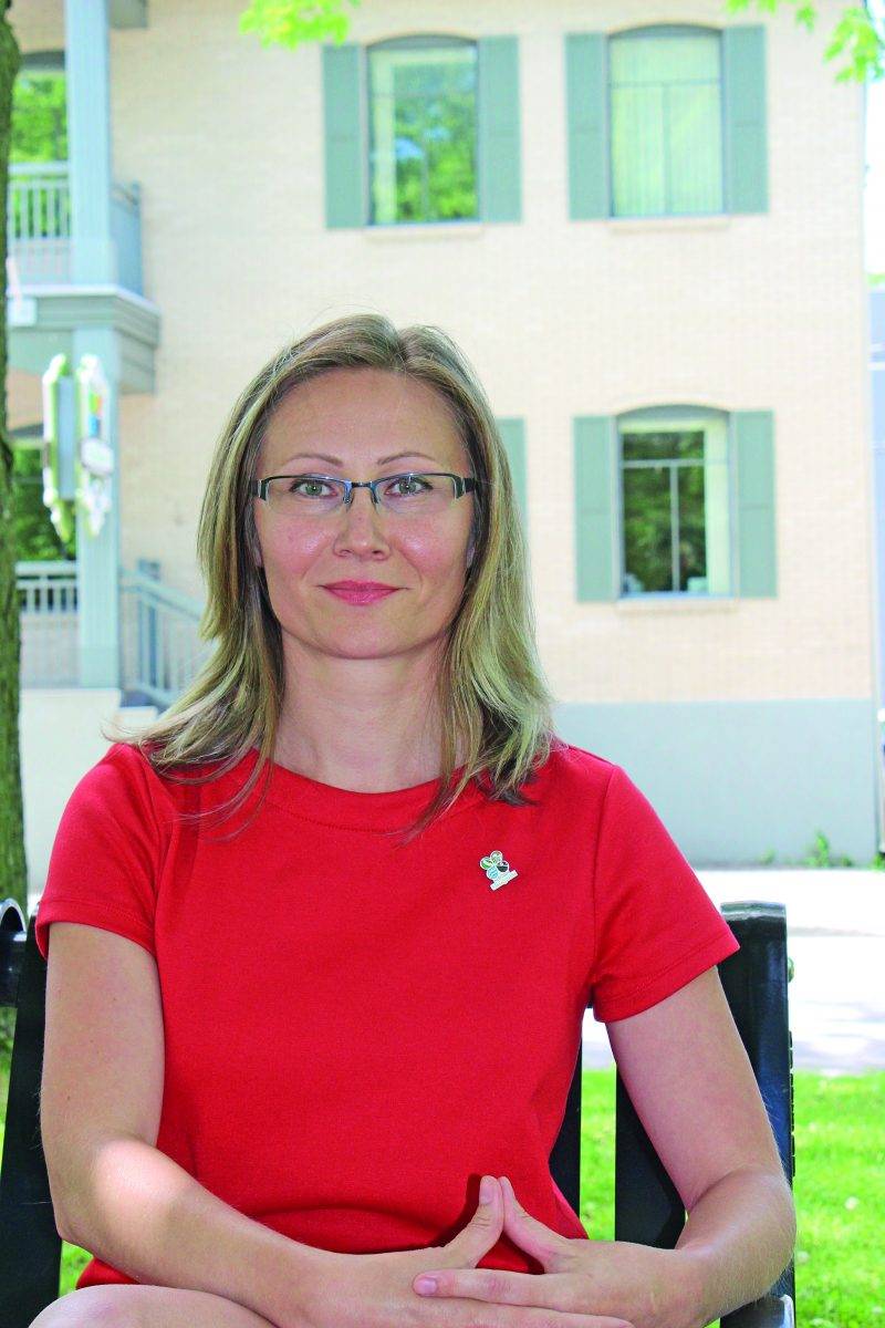 Anna Potapova s’est jointe à l’équipe de Développement économique de la MRC (DEM) à titre de commissaire au développement agricole et agroalimentaire. Photo : Denyse Bégin