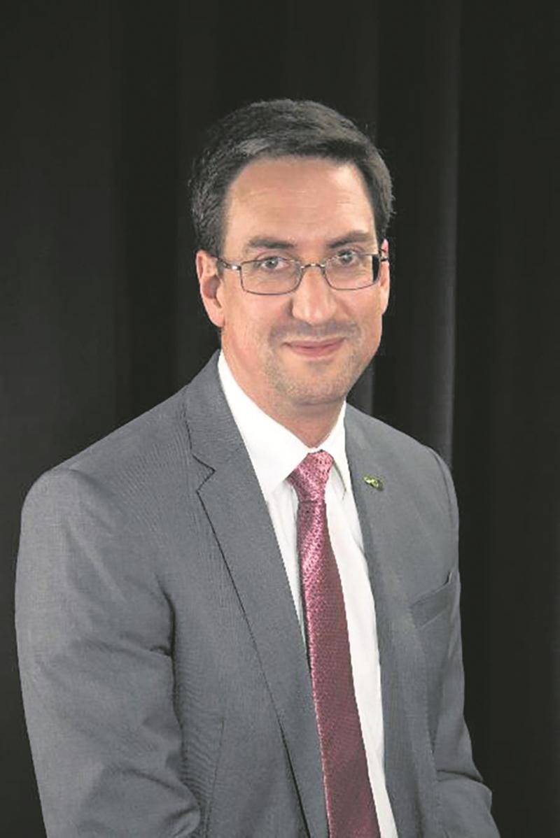 Le nouveau directeur général du Cégep de Saint-Hyacinthe, Emmanuel Montini, nous arrive tout droit du Collège Bois-de-Boulogne, où il occupait un poste de direction.