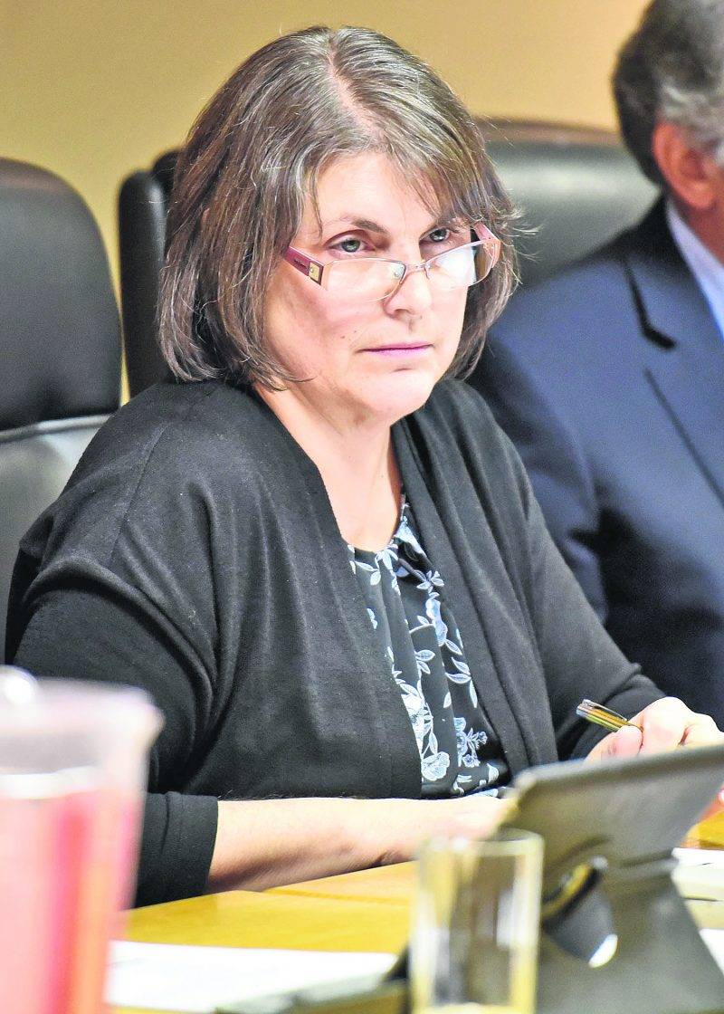Raymonde Plamondon, mairesse de Saint-Valérien-de-Milton et porte-parole du comité qui négocie avec la Ville dans le dossier des équipements supralocaux. Photo François Larivière | Le Courrier ©