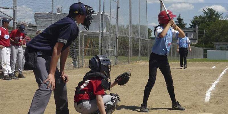 L’Association du baseball mineur de Saint-Hyacinthe invite tous les joueurs et joueuses de 5 à 18 ans (nés entre 1995 et 2008) à la séance d’inscription du samedi 16 mars, de 10 h à 12 h 30, au Centre communautaire Douville (385, av. Chapleau). Le camp d’entraînement débute le 7 avril au Centre communautaire La Providence entre 7 h et 14 h selon les catégories (horaire remis lors de l’inscription. Baseball Saint-Hyacinthe est toujours en quête de nouveaux entraîneurs bénévoles avec ou sans expér