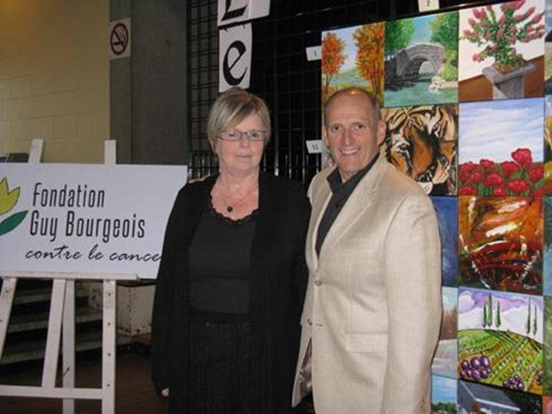 L’Atelier libre de peinture de Saint-Hyacinthe a récemment invité au Centre culturel plusieurs artistes pour participer au projet de mosaïque Espoir en couleurs 2011, ainsi que les acheteurs de 50 toiles afin de faire l’attribution de celles-ci par tirage au sort. Cette année, l’organisme a choisi de remettre les profits de cette activité à la Fondation Guy Bourgeois contre le cancer. Cette Fondation, dont la mission principale est d'aider les patients qui font de la chimiothérapie et de la radi