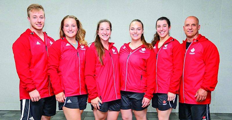 La délégation de la Machine Rouge aux Universiades était composée de Gabriel Dagenais, Magalie Roux, Caroline Lamarche-McClure, Andréanne Messier, Tali Darsigny et de l’entraîneur Yvon Darsigny. Photo Courtoisie Mathieu Bélanger