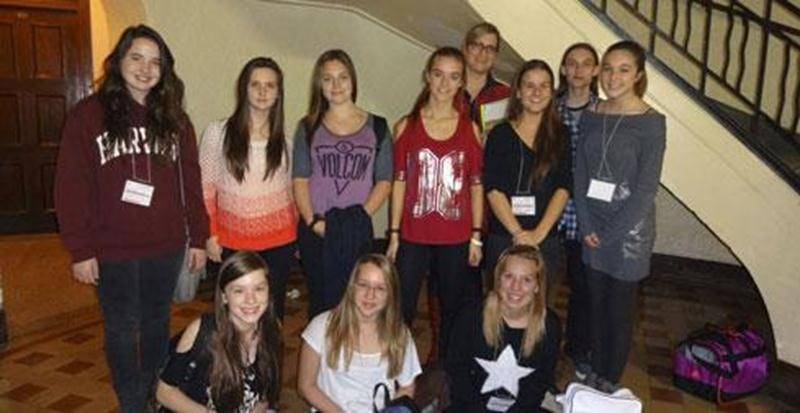 Le samedi 9 novembre, 10 jeunes Maskoutains fréquentant l’École secondaire Saint-Joseph de Saint-Hyacinthe, se joignaient à 250 autres jeunes provenant d’environ 25 écoles privées de la province. Ils s'étaient donné rendez-vous au Séminaire Saint-Joseph de Trois-Rivières pour le tout premier Festival des arts et de la culture de La Fédération des établissements d’enseignement privés. Se voulant un moment privilégié de rencontres et de coopération, les jeunes ont pris part durant la journée à dif