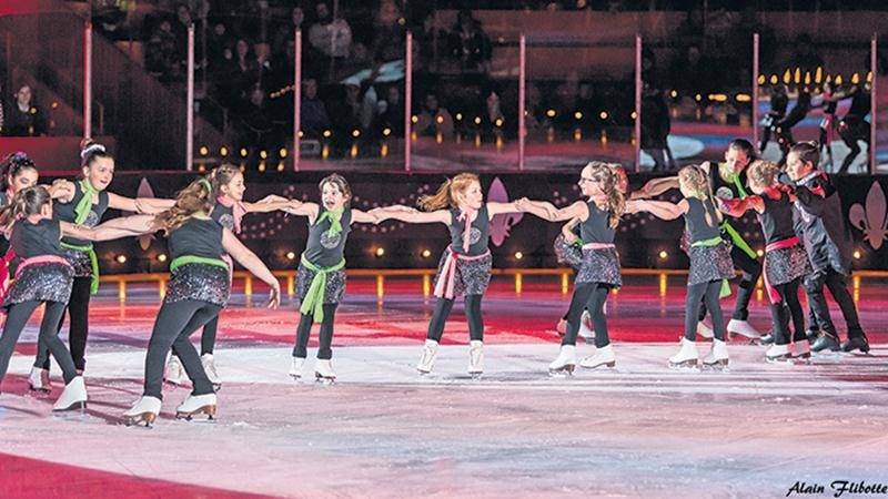 Un spectacle coloré pour le club de patinage artistique