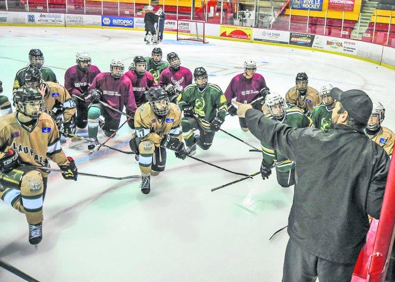 Un peu plus de la moitié des joueurs qui forment l’équipe des Lauréats en seront à une première saison dans l’uniforme vert et doré. Photo François Larivière | Le Courrier ©