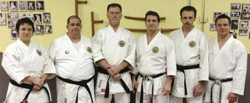 Une quarantaine de participants des quatre coins du Québec ont participé aux trois jours de formation en karaté, jiu jitsu et autodéfense lors du camp d'hiver de l'Association Shotokan Canada dont le siège social est à Saint-Hyacinthe, sous la direction de Guy Brodeur. Certains en ont profité pour passer les examens de ceinture noire et des niveaux supérieurs. Sur la photo, ceux qui ont obtenu un passage de grade accompagnés des instructeurs : Natacha Auclair, Martin Nadeau, Sensei Normand Turme