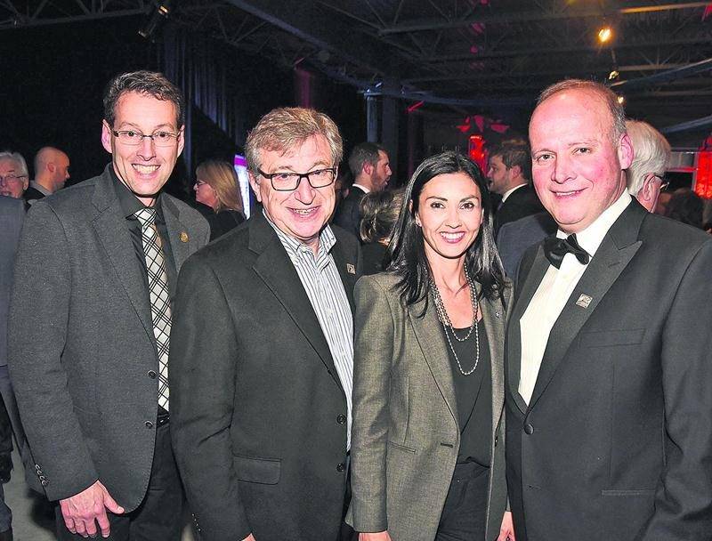 Parmi les invités qui ont échangé avec M. Giard, on a reconnu François Brouillard, directeur général de la Société d’agriculture de Saint-Hyacinthe, Marc Raymond et la députée de Saint-Hyacinthe, Chantal Soucy. Photo François Larivière | Le Courrier ©