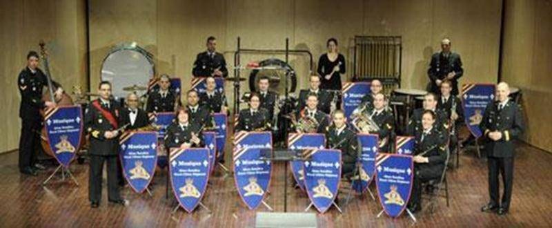 Pour une cinquième année consécutive, la Musique du 6 e Bataillon Royal 22 e Régiment poursuit sa tradition de concerts gratuits destinés au grand public dans le cadre des activités culturelles de la Ville de Saint-Hyacinthe. Le dimanche 26 mai, à 14 h, sous la direction du Capitaine Jonathan Talbot, les musiciens interpréteront des oeuvres du répertoire classique au jazz, en passant par des musiques de films et des marches militaires. La prestation se tiendra au parc Casimir-Dessaulles sur la s