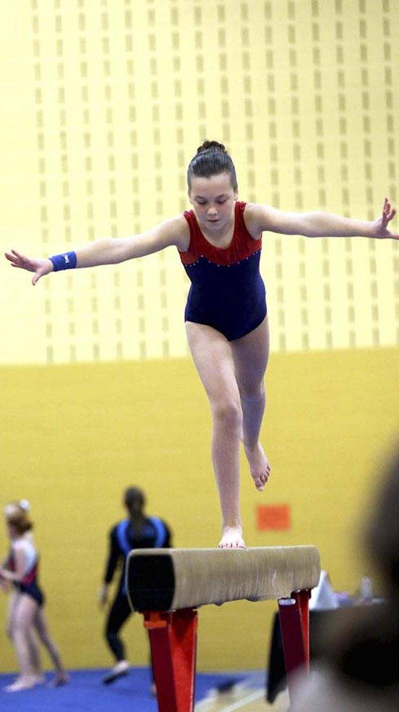 Plus de 370 gymnastes se sont présentés au gymnase Léo-Sansoucy le week-end dernier à l'occasion d'une compétition régionale de gymnastique organisée par Gymnaska-Voltigeurs. Les clubs d'Acton Vale, Beloeil, Granby et Sorel se sont joints aux athlètes maskoutains pour les compétitions artistique CR3, acrobatique CR1, CR2 et CR3 en plus d'une catégorie artistique amicale. Les athlètes présents étaient tous âgés de 5 à 17 ans. Pas moins de 38 d'entre eux représentaient Gymnaska-Voltigeurs.