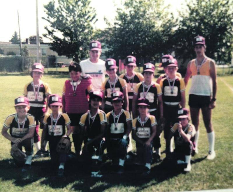 L’équipe des Loisirs Douville a remporté les grands honneurs de la catégorie B en 1989.