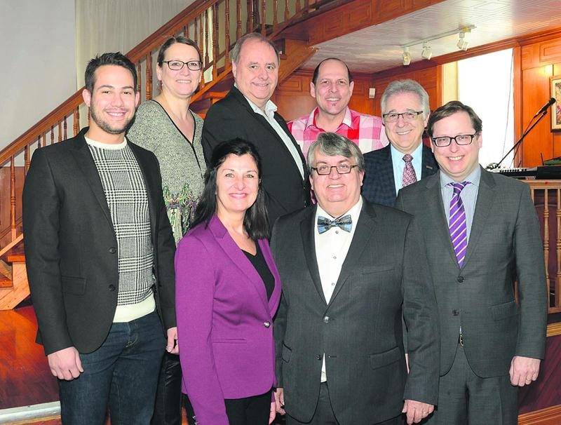 Frédéric Beaumier, de Maskatel; Manon Brasseur, Louise Beauregard, Luc Desrosiers, Marc Bouchard, Michel Bienvenue, Gérard Leblanc, publicitaires au Courrier; et Benoit Chartier. Photo François Larivière | Le Courrier ©