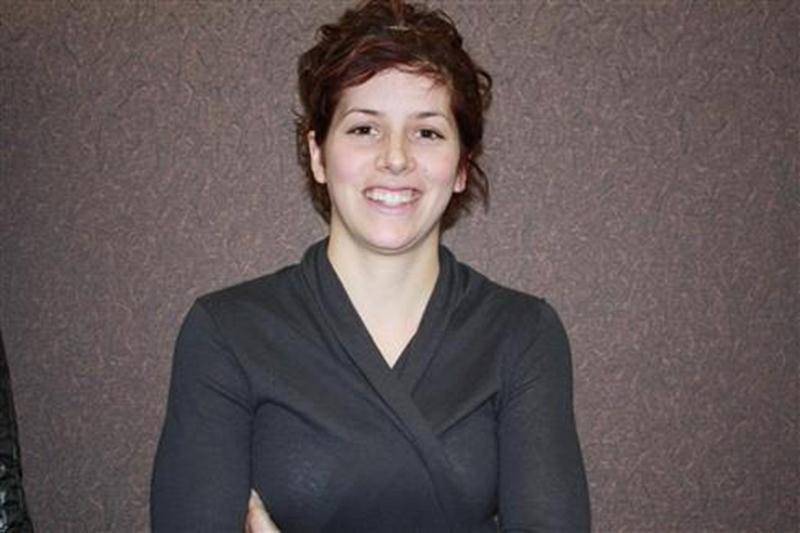 Originaire de Saint-Bernard-de-Michaudville, Mélissa Perreault, étudiante de deuxième année du programme de gestion et exploitation d’entreprise agricole à l’Institut de technologie agroalimentaire (ITA), campus de Saint-Hyacinthe, a remporté l’une des deux bourses d’études de 750 $ destinées au Québec et offertes par Holstein Canada. Mme Perreault, qui était en lice avec plusieurs candidats pour l’obtention de ces prix, a impressionné les membres du jury par la qualité de sa candidature. Son re