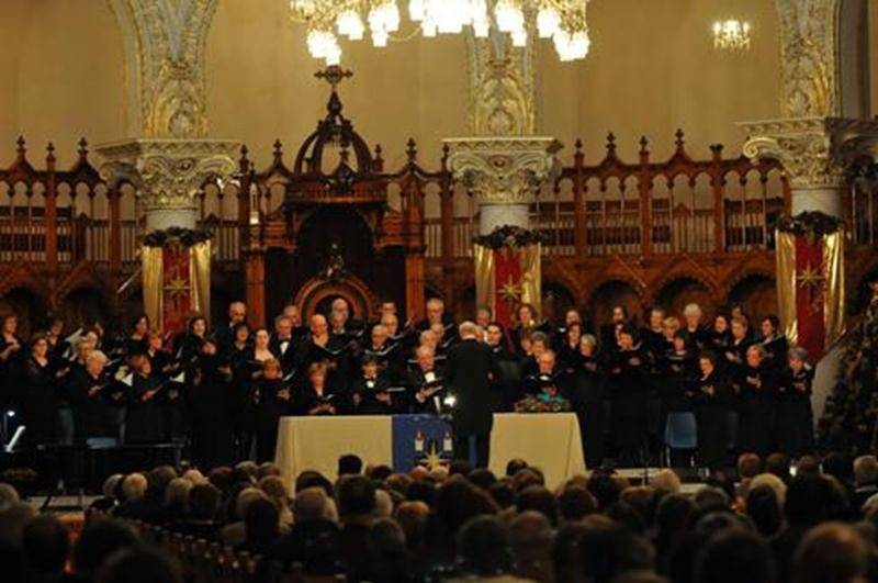 Les personnes attirées par le chant classique sont invitées à joindre les choristes de l’Harmonie vocale dès septembre. Leurs activités se tiennent le jeudi, de 19 h à 21 h 45, à l’église Sacré-Coeur. Vous pourrez rencontrer des membres lors du Carrefour du loisir aux Galeries St-Hyacinthe, les 26 et 27 août. Pour information, contactez Gilles Gaudette au 450 261-1340.