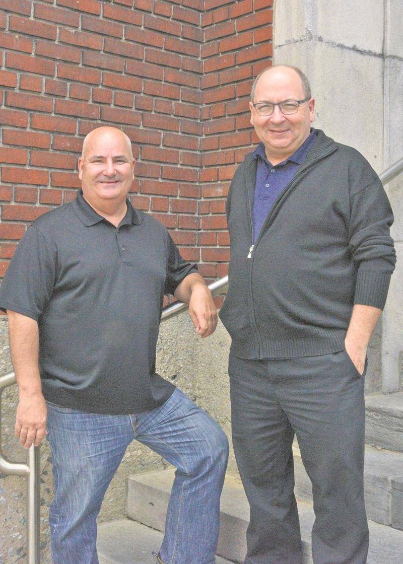 Sur la photo, Yvan Bousquet, plaideur et agent d’information, et Yvan Boulay, coordonnateur au Mouvement Action Chômage. Photo François Larivière | Le Courrier ©
