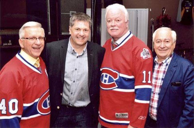 La ligue de hockey des jeunes vétérans de Saint-Hyacinthe a célébré son 40 e anniversaire à l'occasion d'un grand banquet en avril. Cette ligue, s'adressant aux 35 ans et plus, anime le Stade C.-A.-Gauvin, dans le secteur La Providence, depuis les 40 dernières années chaque jeudi soir durant la saison de hockey. Pour célébrer cette longétivité, le premier président, Paul Lemieux et le président actuel, Serge Mathieu, étaient de la partie, avec comme invité spécial, l'ancien du Canadien de Montré