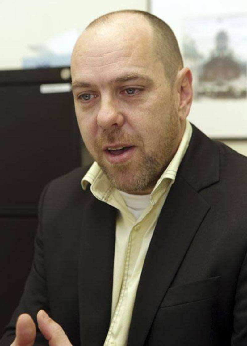 Simon Labbé défend les couleurs du Parti conservateur du Québec à Saint-Hyacinthe.