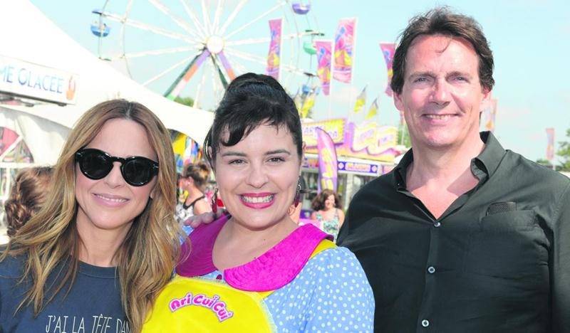 Pierre-Karl Péladeau, chef du Parti Québécois, et sa conjointe l’animatrice Julie Snyder, ont visité l’Expo le dimanche 26 juillet. Ils posent ici avec la porte-parole de l’événement, Ari Cui Cui, dont la générosité avec les enfants durant l’Expo fut remarquable. Photo Patrick Deslandes