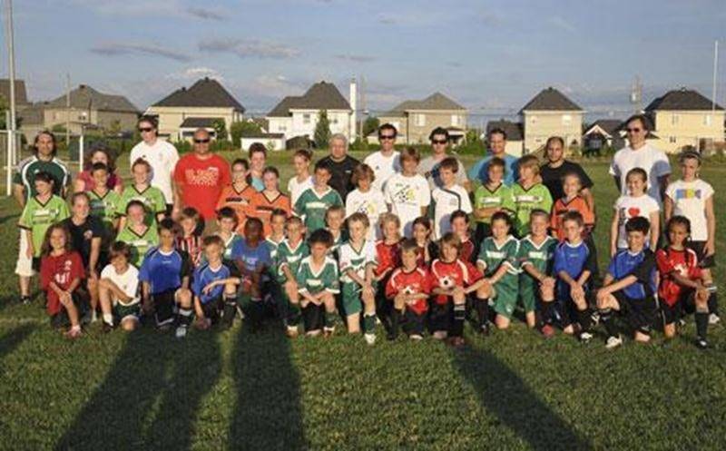 Le vendredi 22 juin avait lieu la finale des jeux techniques du FC Saint-Hyacinthe sur les terrains de la polyvalente Hyacinthe-Delorme. Les meilleurs joueurs et joueuses des différentes équipes U9 à U12 du club (jeunes provenant des volets local et compétitif) se sont affrontés dans un total de six épreuves : conduite, dribble, passe, tir, jeu de tête et jonglerie. Les spectateurs présents ont pu assister à une belle performance des jeunes joueurs. Voici le nom de ceux et celles qui représenter