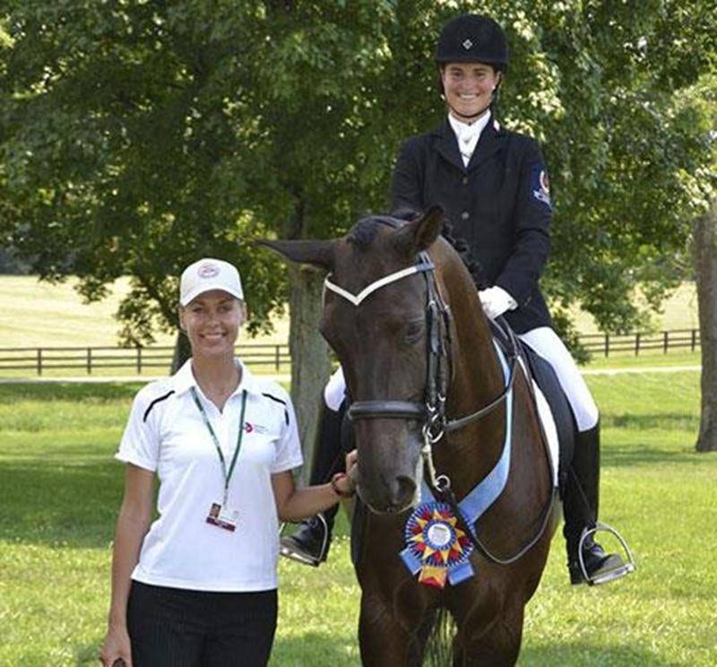 La cavalière de 15 ans, Béatrice Boucher, de Saint-Dominique, s'est illustrée lors du Championnat nord-américain pour junior et jeune cavalier. Même si elle n'avait pas sa monture habituelle, elle a pris le 8 e rang lors de la compétition par équipe, la troisième meilleure prestation québécoise, permettant ainsi à la délégation du Québec de remporter la médaille d'or par équipe. En individuel et lors de l'épreuve « reprise libre en musique », elle a également percé le top 10. Une quarantaine de