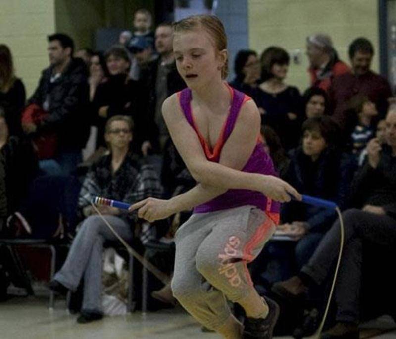 Les jeunes athlètes de Nawatobi de la région de Saint-Hyacinthe et Acton Vale ont eu l'occasion de montrer leurs prouesses lors du Val-Maska présenté à Saint-Pie le 24 mars. Quatorze sont repartis avec une médaille, dont onze sont en or. Marilou Cournoyer et Christopher Garcia Ramirez ont offert les meilleures routines de la compétition sur les tremplins. Des équipes d'un peu partout en Montérégie, de Granby et d'Ottawa se sont déplacées pour la compétition par invitation. Pour la première fois,