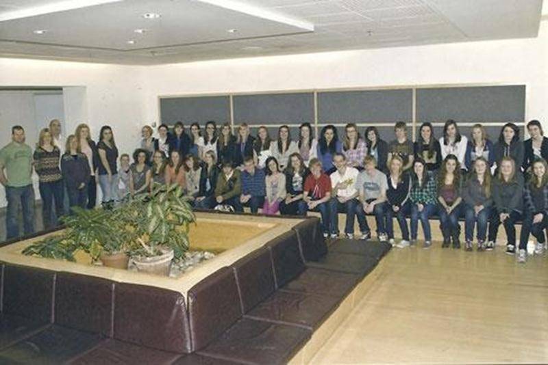 Le 4 février, les élèves du Collège Saint-Maurice ont accueilli des étudiants de la ville de Nelson en Colombie-Britannique. Une petite ville d'environ 10 000 habitants située dans les rocheuses de Selkirk. Lors de cet échange, ils ont visité les lieux d'intérêt et les réalisations de notre communauté. Ils ont été à la cabane à sucre, au parc Les Salines, au Biodôme de Montréal, dans le Vieux-Québec, au Carnaval de Québec, aux glissades de Val-Cartier, entre autres. Ils sont repartis le 11 févri