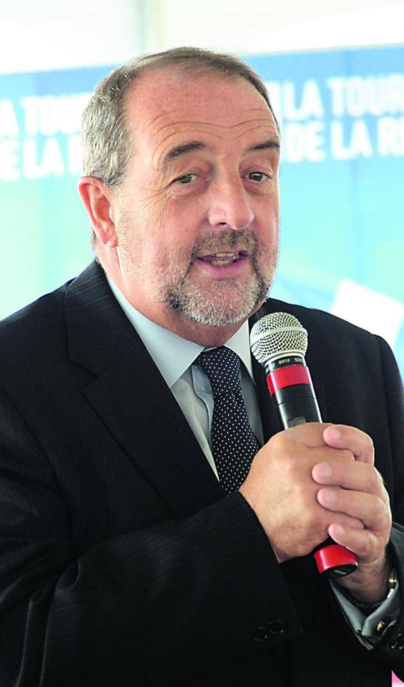 Le député de Roberval-Lac Saint-Jean, Denis Lebel, qui cumule les postes de ministre à Ottawa (Infrastructure, Collectivités et Affaires intergouvernementales, Transports et Agence de développement économique du Canada pour les régions du Québec), était de passage à Expo-Champs dans le cadre d’une tournée de 12 jours à travers la province. Photo François Larivière | Le Courrier ©