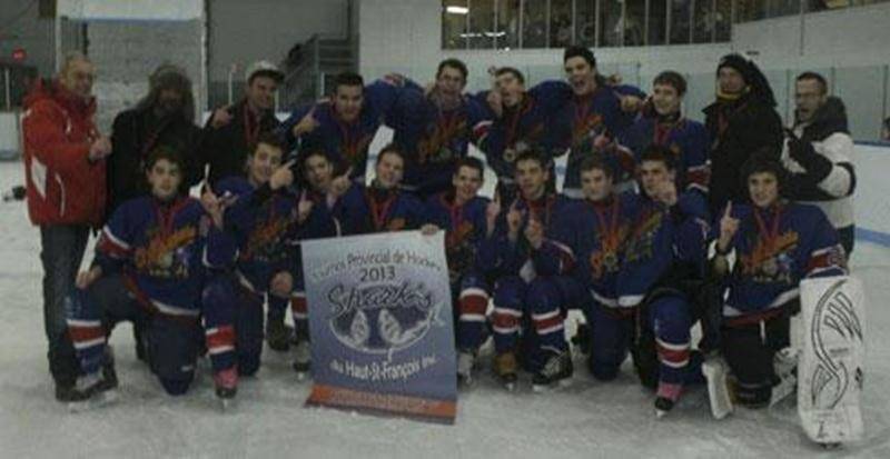Les Gaulois de Saint-Hyacinthe en catégorie midget B ont fait honneur à la région dans un tournoi disputé à Weedon en terminant au premier rang. Les joueurs se sont frottés à deux reprises à l'équipe hôte, les battant à chaque fois. Saint-Hyacinthe a terminé avec une fiche de quatre victoires en autant de parties. Une mention spéciale est dédiée aux parents qui ont fait le voyage pour encourager les jeunes joueurs en faisant beaucoup de bruit à l'aréna. Le bon esprit d'équipe a été la clé dans l