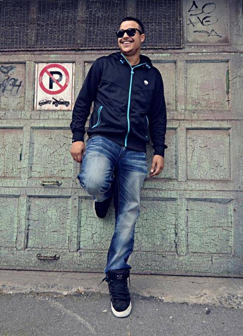 Le rappeur originaire de Saint-Hyacinthe Farfadet lancera son second projet solo intitulé F.A.R.F. le 27 août. Plus personnel et introspectif, cet opus comprend 14 pistes presque toutes composées par l'artiste. Il s'est aussi entouré de collaborateurs bien connus dans le milieu tels que Rymz, Charlypop et Confus. Le Maskoutain transcende même le genre musical qu'est le rap en proposant une chanson acoustique sur laquelle il s'accompagne au piano. Une soirée de lancement aura lieu à Saint-Hyacint
