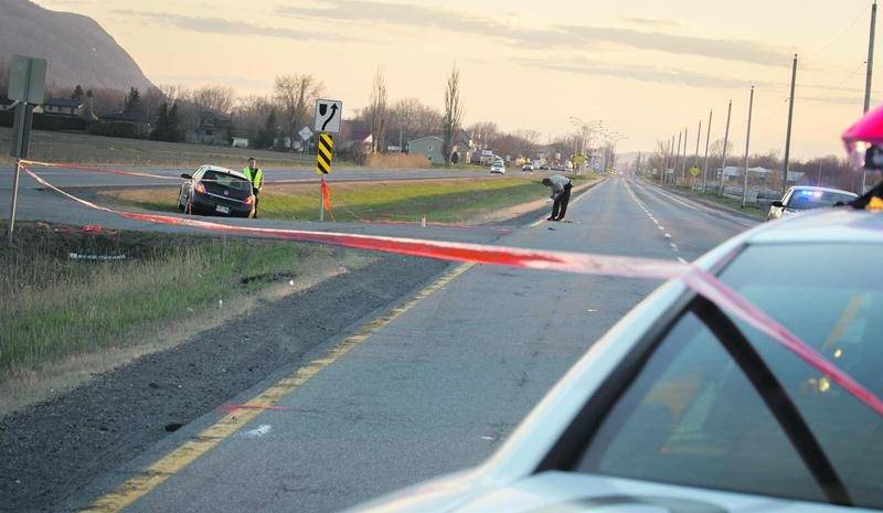 Une cycliste de 75 ans a subi d’importantes blessures alors qu’elle a été happée par une voiture au moment où elle désirait traverser la route 116, à la hauteur du Chemin Grand Rang, à Sainte-Marie-Madeleine, samedi après-midi. Son état s’est stabilisé en soirée, alors que les autorités ont indiqué ne plus craindre pour sa vie. L’impact s’est produit dans une zone de la route 116 où la limite de vitesse est fixée à 90 km/h. Une enquête a été ouverte par la Sûreté du Québec. Selon les premières