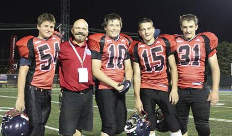 Les meilleurs espoirs du football québécois âgés de 13 et 14 ans ont participé au Challenge Wilson, du 6 au 15 juillet, au Stade Percival-Molson de Montréal. Quatre joueurs et un entraîneur de l'école secondaire Saint-Joseph y ont représenté la Montérégie. Le parcours fut particulièrement ardu pour la troupe montérégienne, qui a subi trois défaites en autant de rencontres. Malgré tout, ce tournoi a permis aux joueurs de l'ESSJ de se mettre en évidence, particulièrement Benjamin Messier, qui fut