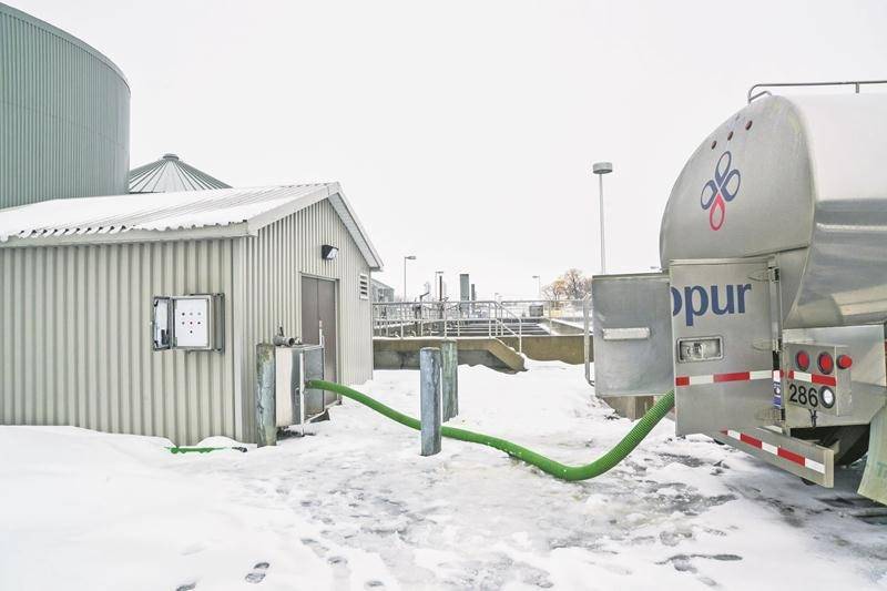 Maintenant opérationnelle, il ne reste qu’à trouver davantage d’intrants organiques pour que l’usine de biométhanisation de la Ville de Saint-Hyacinthe roule à plein régime. Photo François Larivière | Le Courrier ©